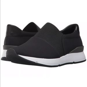 SOLD😄Vince Truscott leather elastic sneakers